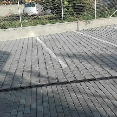 Centrum With Private Parking *